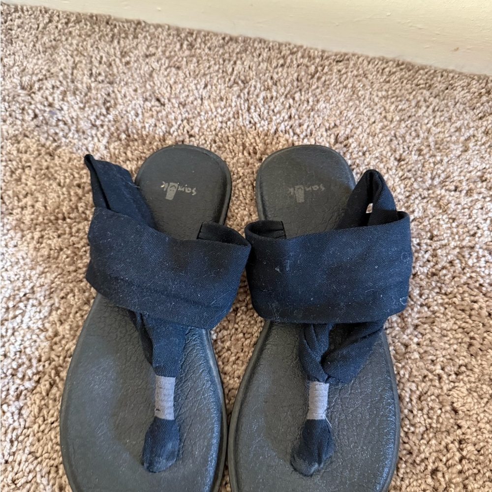 Sanuk Black Yoga Mat Sandals